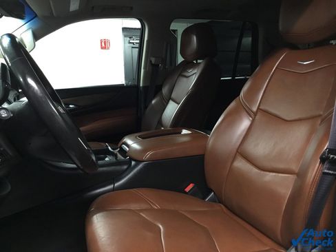 Used 2017 Cadillac Escalade Luxury image 25