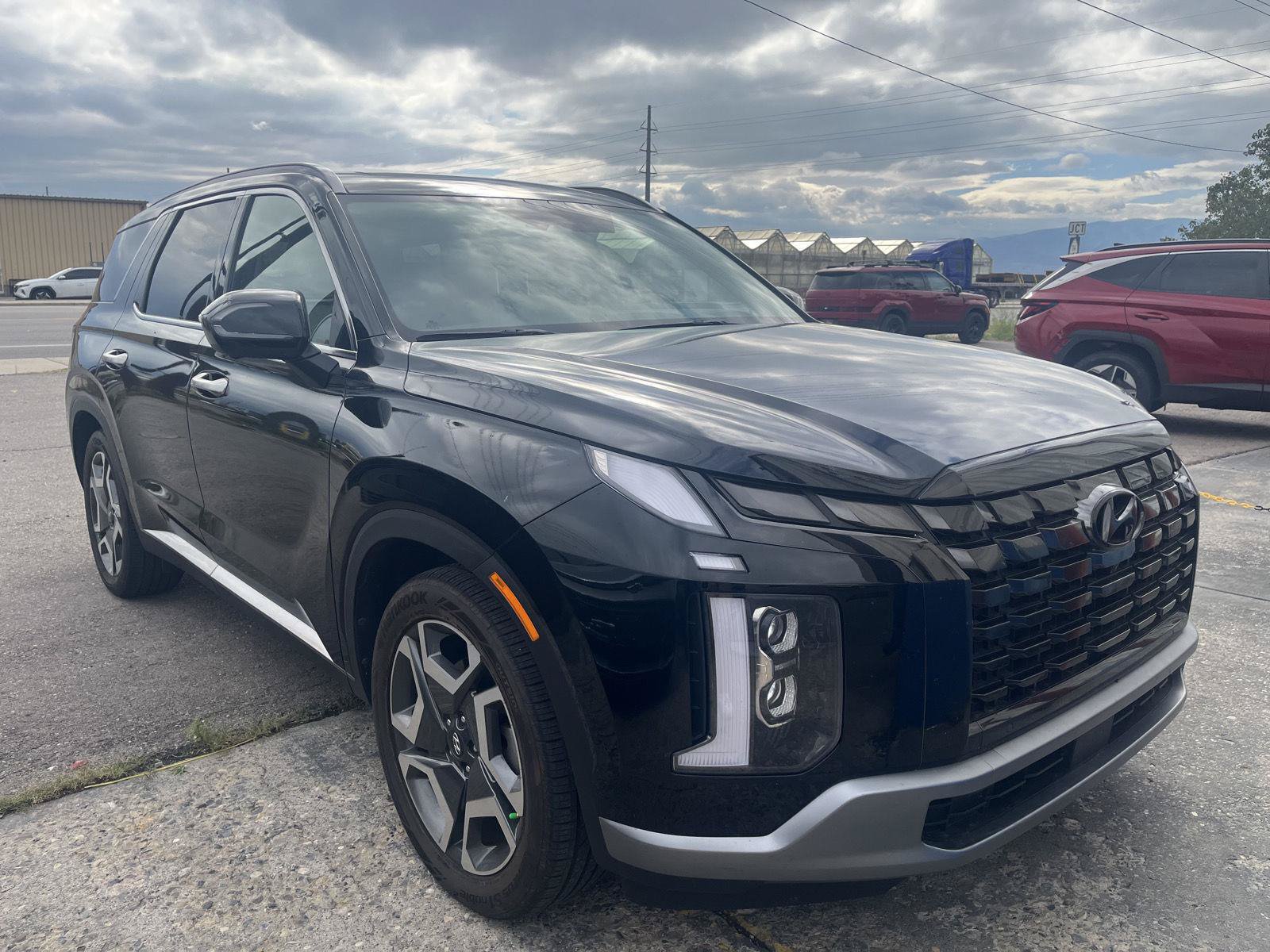Used 2024 Hyundai Palisade Limited AWD/4WD image 3