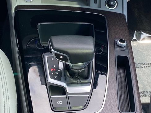 Used 2022 Audi Q5 2.0T Premium image 12