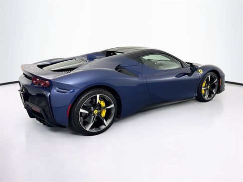 Used 2023 Ferrari SF90 Spider image 36