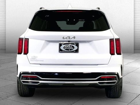 Certified 2023 Kia Sorento SX image 3