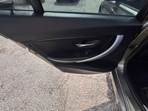 Used 2017 BMW 320i Sedan RWD image 16