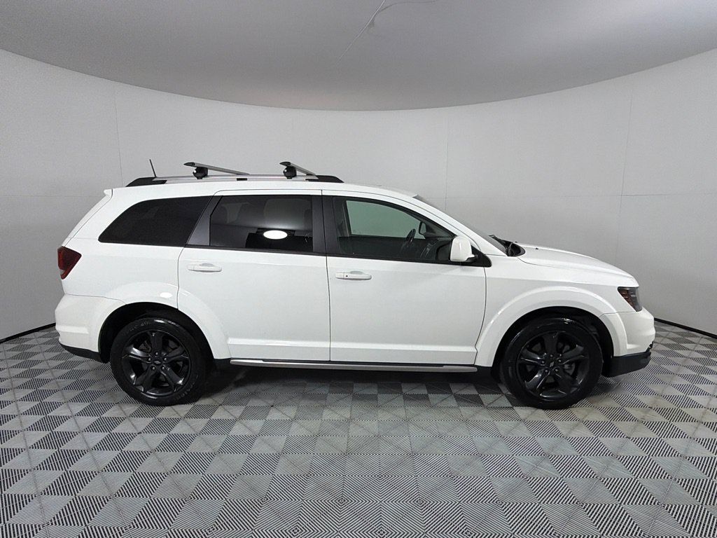 Used 2020 Dodge Journey Crossroad FWD image 4