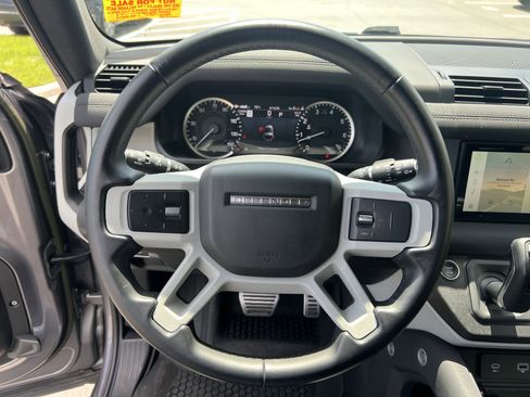 Certified 2023 Land Rover Defender 90 SE image 22
