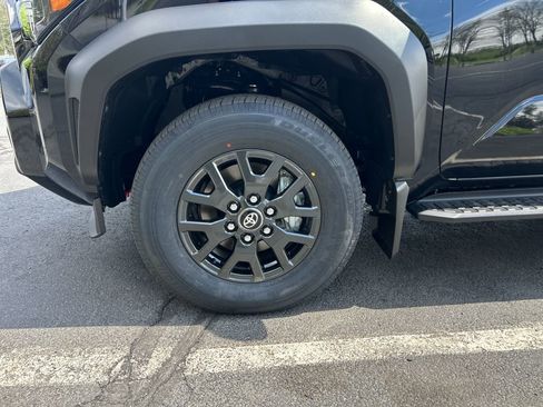 New 2026 Toyota 4Runner SR5 AWD/4WD image 28