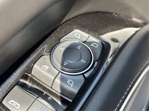 Used 2024 Cadillac Escalade ESV Sport w/ LPO, ONYX Package AWD/4WD image 41