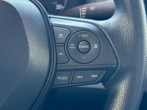 Used 2025 Toyota Corolla LE w/ LE Premium Package FWD image 30
