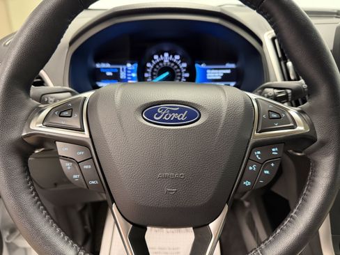 Used 2024 Ford Edge SEL w/ Convenience Package AWD/4WD image 13