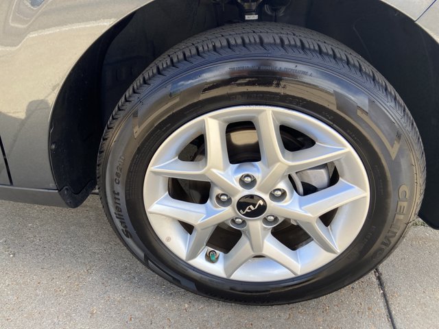 Used 2025 Kia Soul LX w/ LX Technology Package FWD image 30