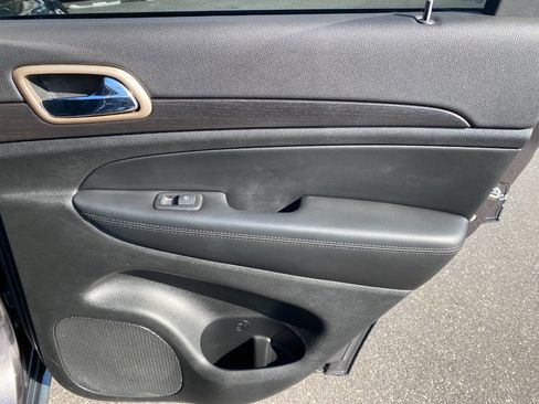 Used 2014 Jeep Grand Cherokee Laredo image 27