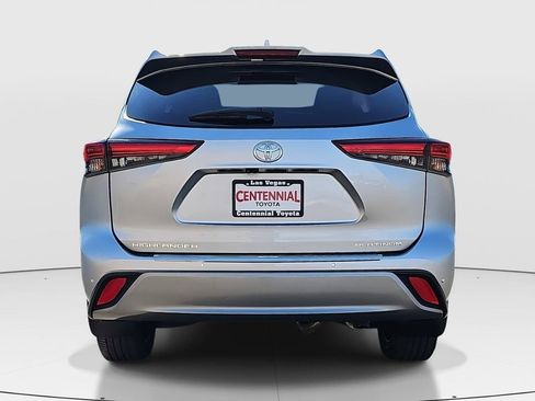 Used 2023 Toyota Highlander Platinum image 6
