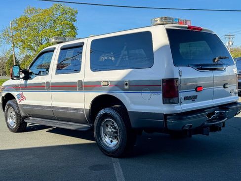 Used 2005 Ford Excursion XLT AWD/4WD image 6