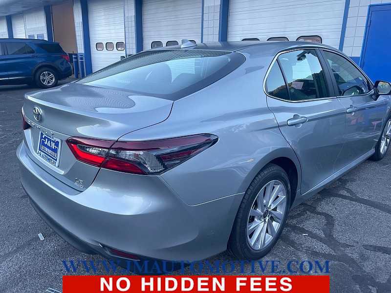 Used 2021 Toyota Camry LE w/ Carpet Mat Package (TMS) AWD/4WD image 4