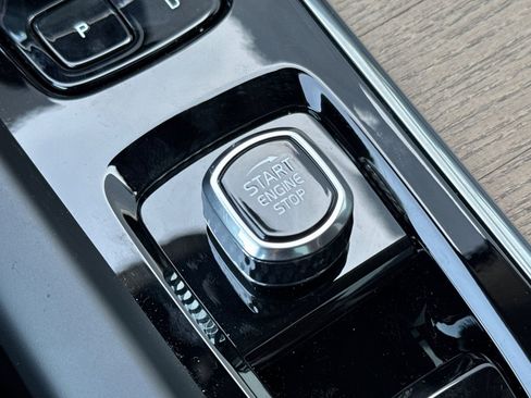 New 2026 Volvo XC60 B5 Core w/ Climate Package PRO AWD/4WD image 25