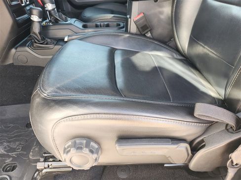 Used 2021 Jeep Gladiator Sport image 23