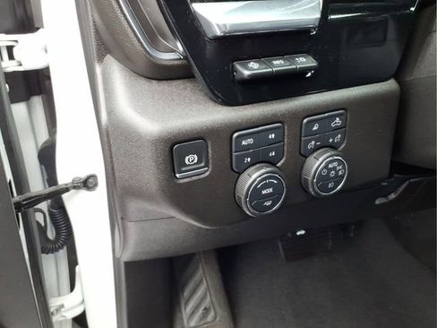 Used 2025 Chevrolet Silverado 3500 LTZ w/ LTZ Premium Package image 20