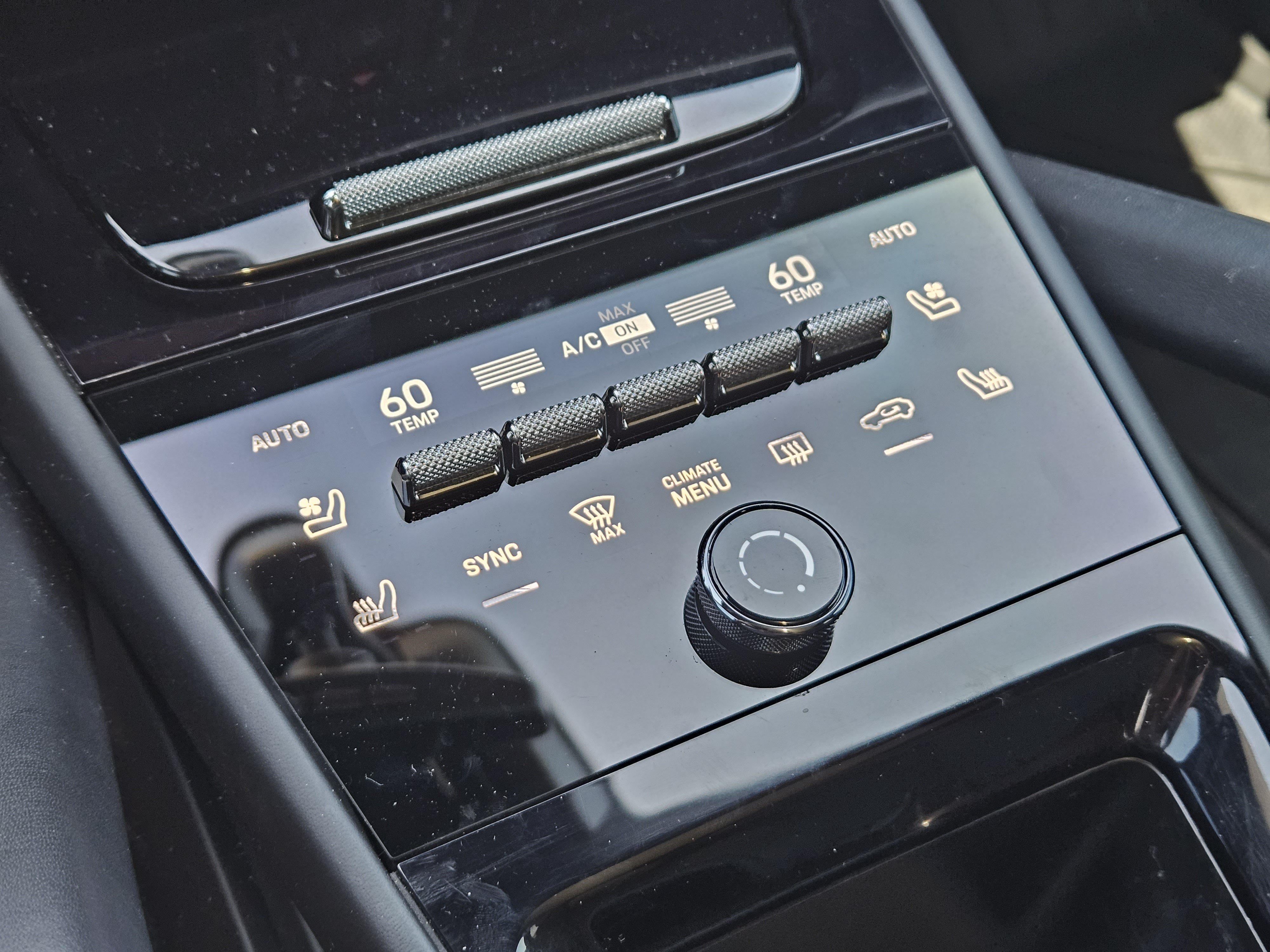 Certified 2025 Porsche Cayenne S AWD/4WD image 19