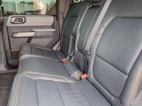 Used 2023 Ford Bronco Badlands AWD/4WD image 7