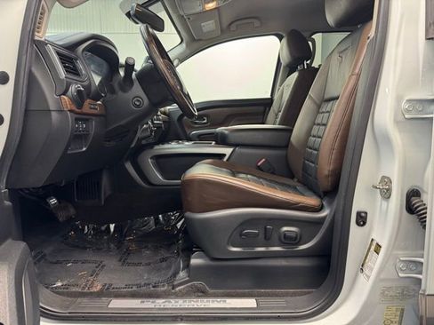 Used 2018 Nissan Titan Platinum Reserve AWD/4WD image 13