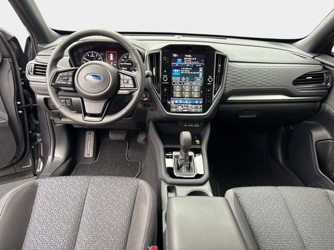 Used 2025 Subaru Forester Premium image 17