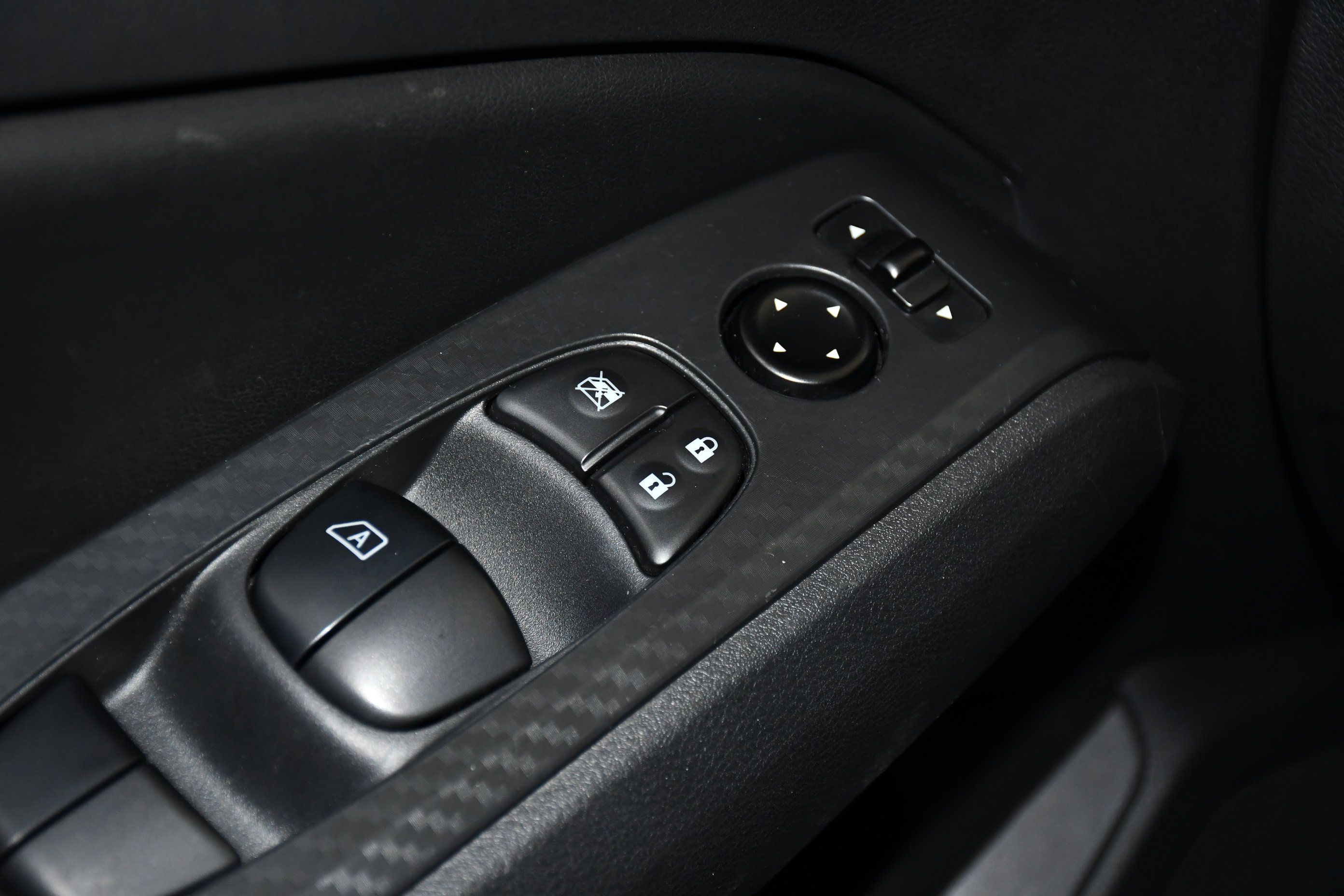 Used 2024 Nissan Altima 2.5 SV FWD image 32
