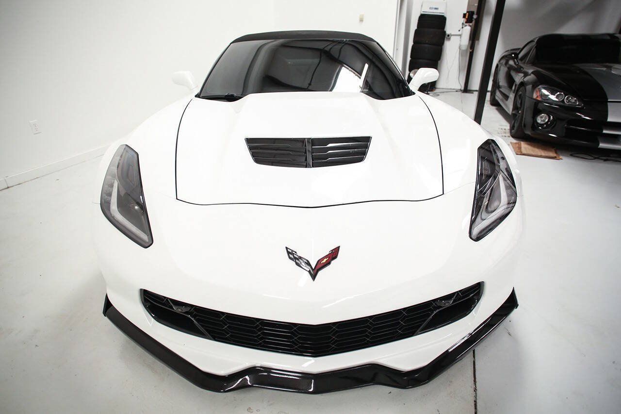 Used 2016 Chevrolet Corvette Z06 w/ 3LZ Preferred Equipment Group RWD image 2