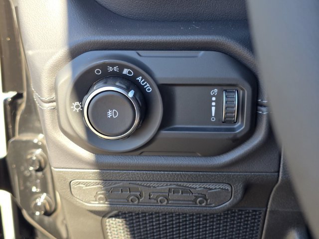 New 2026 Jeep Wrangler Unlimited Sahara AWD/4WD image 21