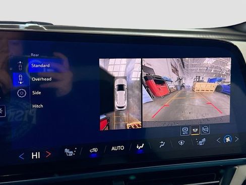 New 2026 Chevrolet Equinox EV LT image 15