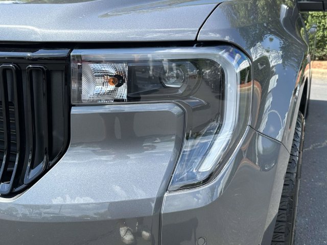 Used 2025 Ford Maverick Lobo AWD/4WD image 11