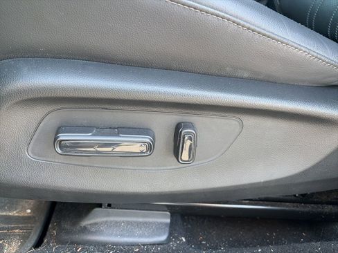 Used 2023 Honda HR-V EX-L image 13