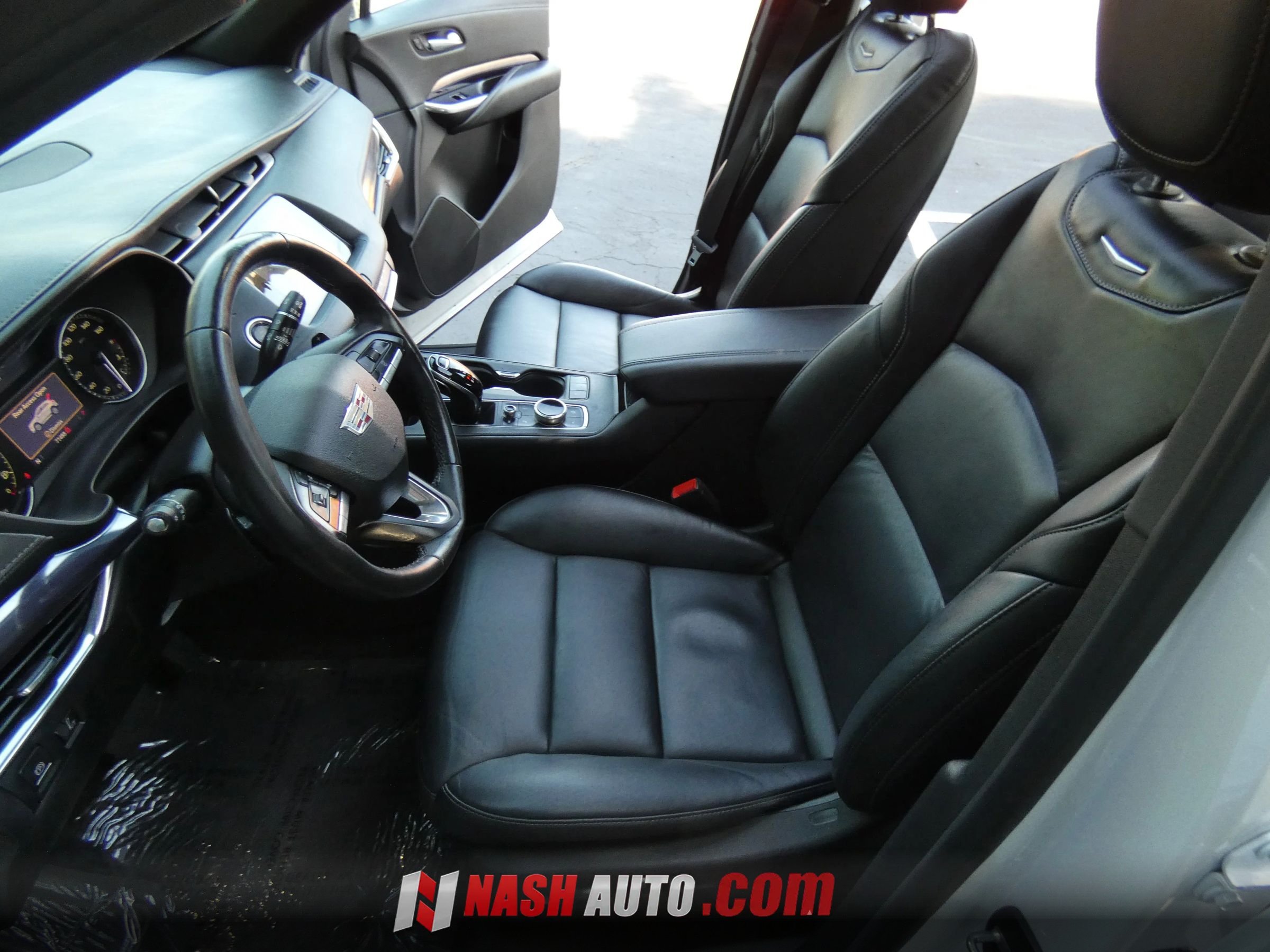 Used 2023 Cadillac XT4 Luxury w/ Cold Weather Package FWD image 53