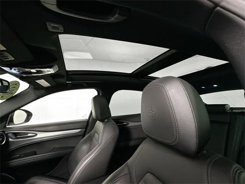 Used 2022 Alfa Romeo Stelvio Veloce image 20