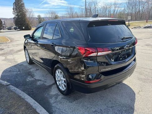 Used 2022 Chevrolet Equinox LS AWD/4WD image 3