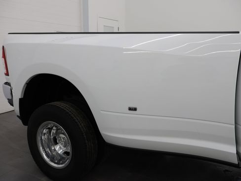 Used 2024 RAM 3500 Tradesman w/ Chrome Appearance Group image 26