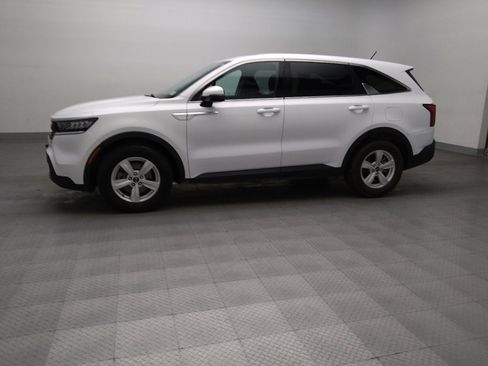 Used 2021 Kia Sorento LX FWD image 2