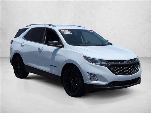Used 2019 Chevrolet Equinox LT FWD image 2