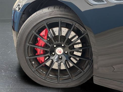 Used 2015 Maserati Quattroporte GTS RWD image 36