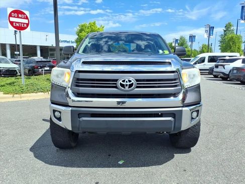 Used 2015 Toyota Tundra SR5 w/ SR5 Upgrade Package image 38