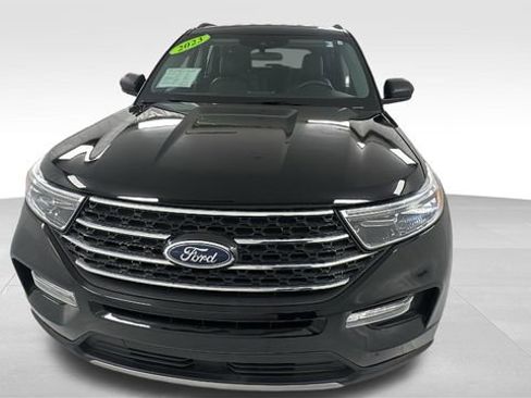 Used 2023 Ford Explorer XLT w/ Equipment Group 202A image 8