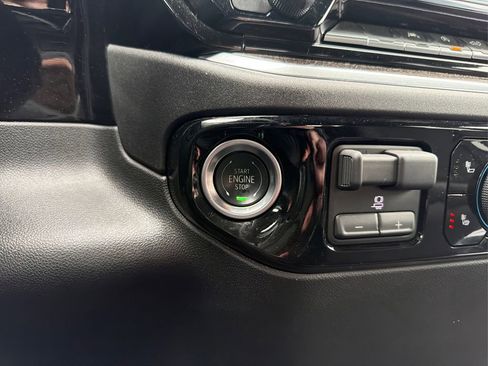 Used 2025 Chevrolet Silverado 1500 LT image 35