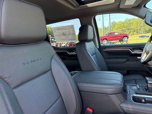 New 2026 GMC Sierra 1500 Denali w/ Denali Reserve Package image 14
