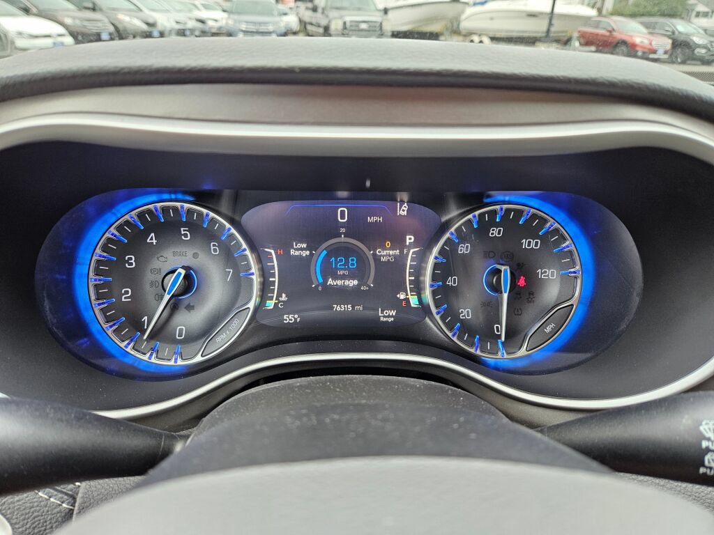 Used 2021 Chrysler Pacifica Touring-L FWD image 20