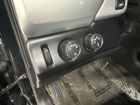 Used 2015 Chevrolet Suburban LT AWD/4WD image 13
