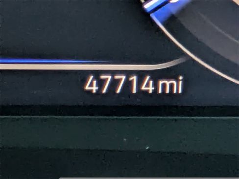 Used 2023 Volkswagen Atlas Cross Sport SE image 37