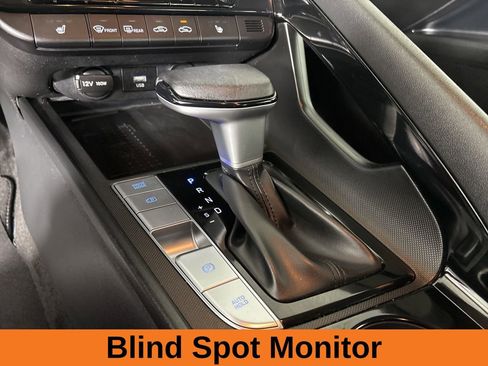 Used 2023 Hyundai Elantra Limited image 17