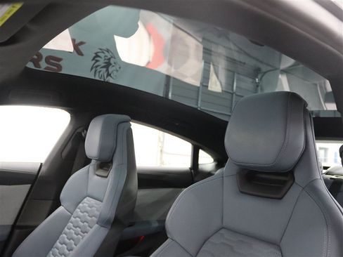 Used 2023 Audi e-tron GT Prestige AWD/4WD image 14