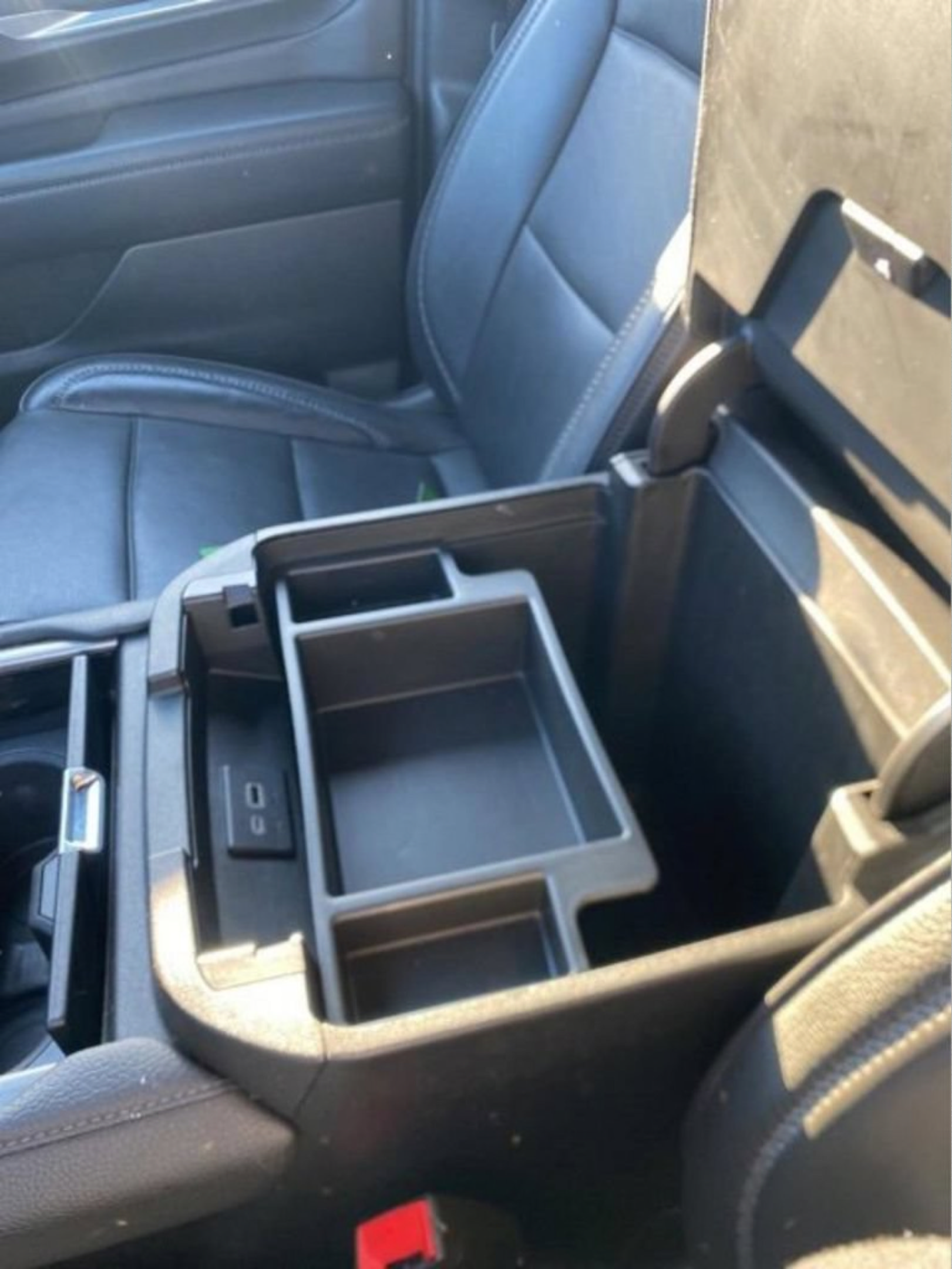 Used 2024 GMC Yukon XL Denali RWD image 25