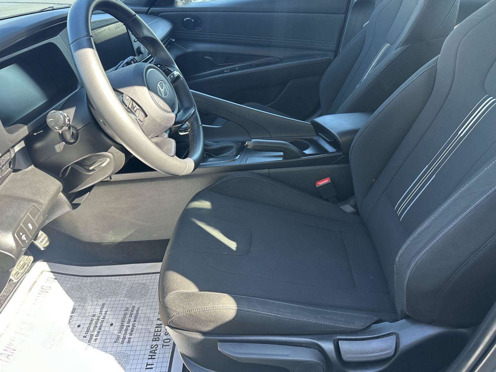 Used 2025 Hyundai Elantra Sport FWD image 21
