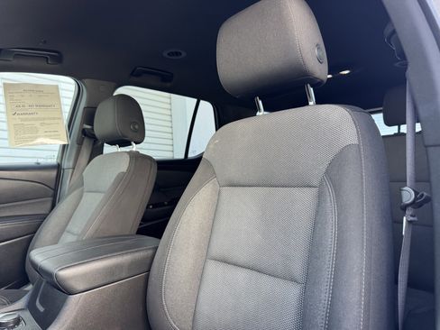 Certified 2023 Chevrolet Traverse LT FWD image 14
