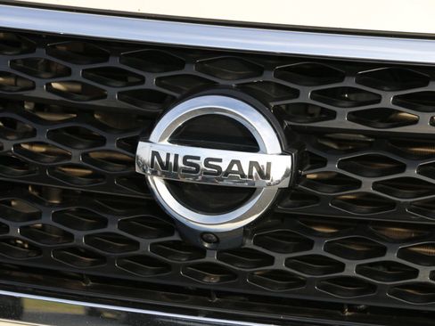 Used 2018 Nissan Armada SL w/ Premium Package image 12